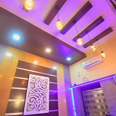 Hotel Jingle Inn โกลกาตา ภายนอก รูปภาพ