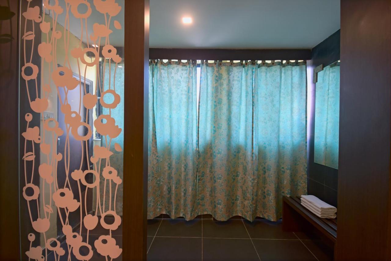 Hotel Jingle Inn โกลกาตา ภายนอก รูปภาพ